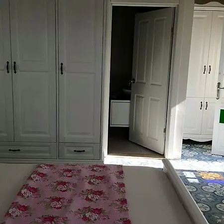 Yali Ilica Bed & Breakfast *